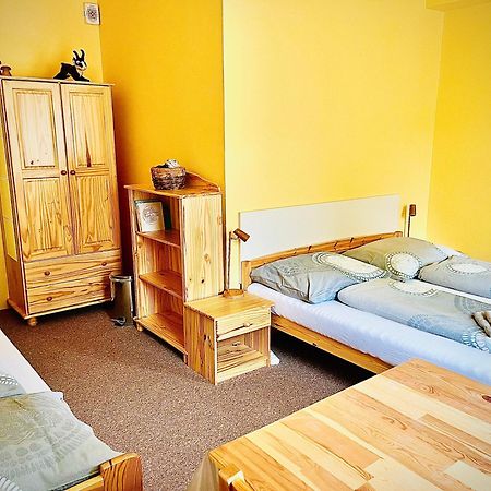 P&P Jicin Apartments - Soukrome 2-3 Luzkove Pokoje S Vlastni Kuchyni A Koupelnou エクステリア 写真