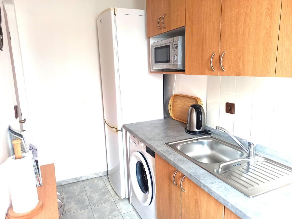 P&P Jicin Apartments - Soukrome 2-3 Luzkove Pokoje S Vlastni Kuchyni A Koupelnou エクステリア 写真
