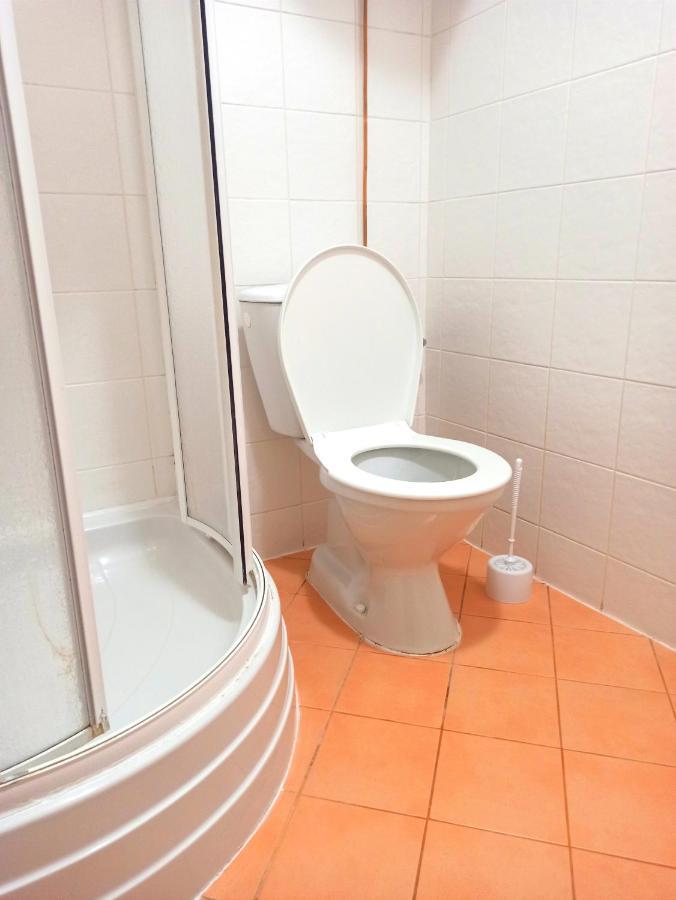 P&P Jicin Apartments - Soukrome 2-3 Luzkove Pokoje S Vlastni Kuchyni A Koupelnou エクステリア 写真